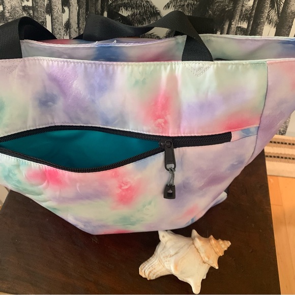 ESVAN Beach Pool Gym tote bag with various zippered compartments water resistant - Picture 4 of 11